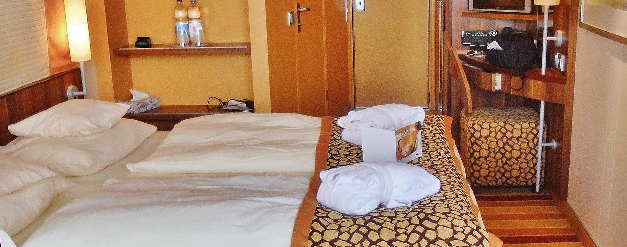 5 Kreuzfahrt-Kabinen-Tipps wie Sie mehr Platz sparen können